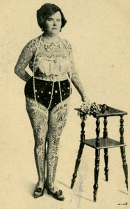 Retrato de Anni Frank, la dama tatuada, c.1910